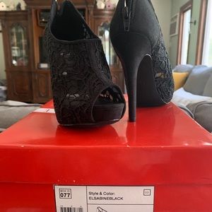 Women’s Elle size 6.5